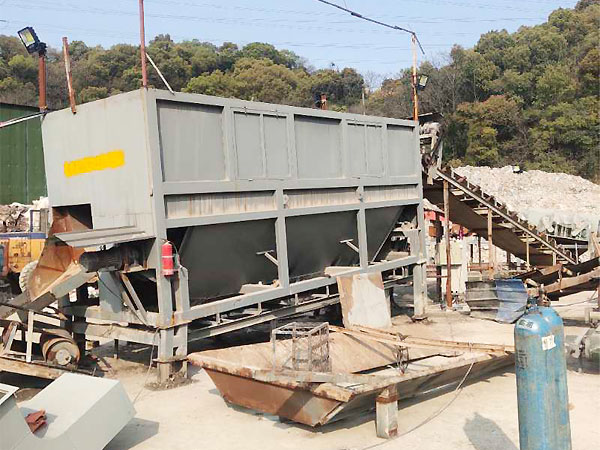 陈腐垃圾分拣设备