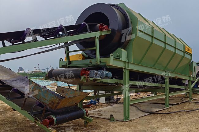 河北石家庄陈腐填埋垃圾筛分生产线现场